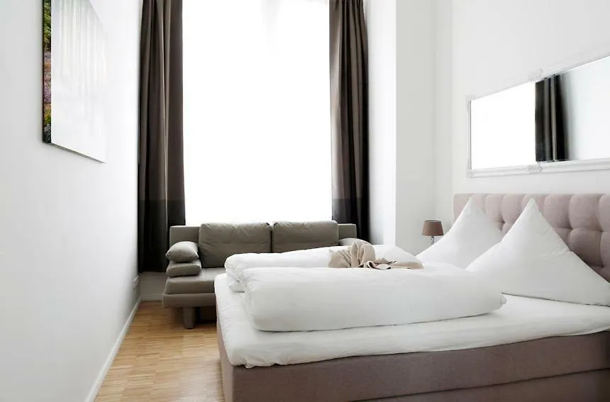 Sc 04 By Rockchair Apartments L Superhost Status L 4 Bedrooms Boxspringbeds 2 Bathrooms Balcony Elevator - Cozy Family & Business Flair Welcomes You! ベルリン ドイツ